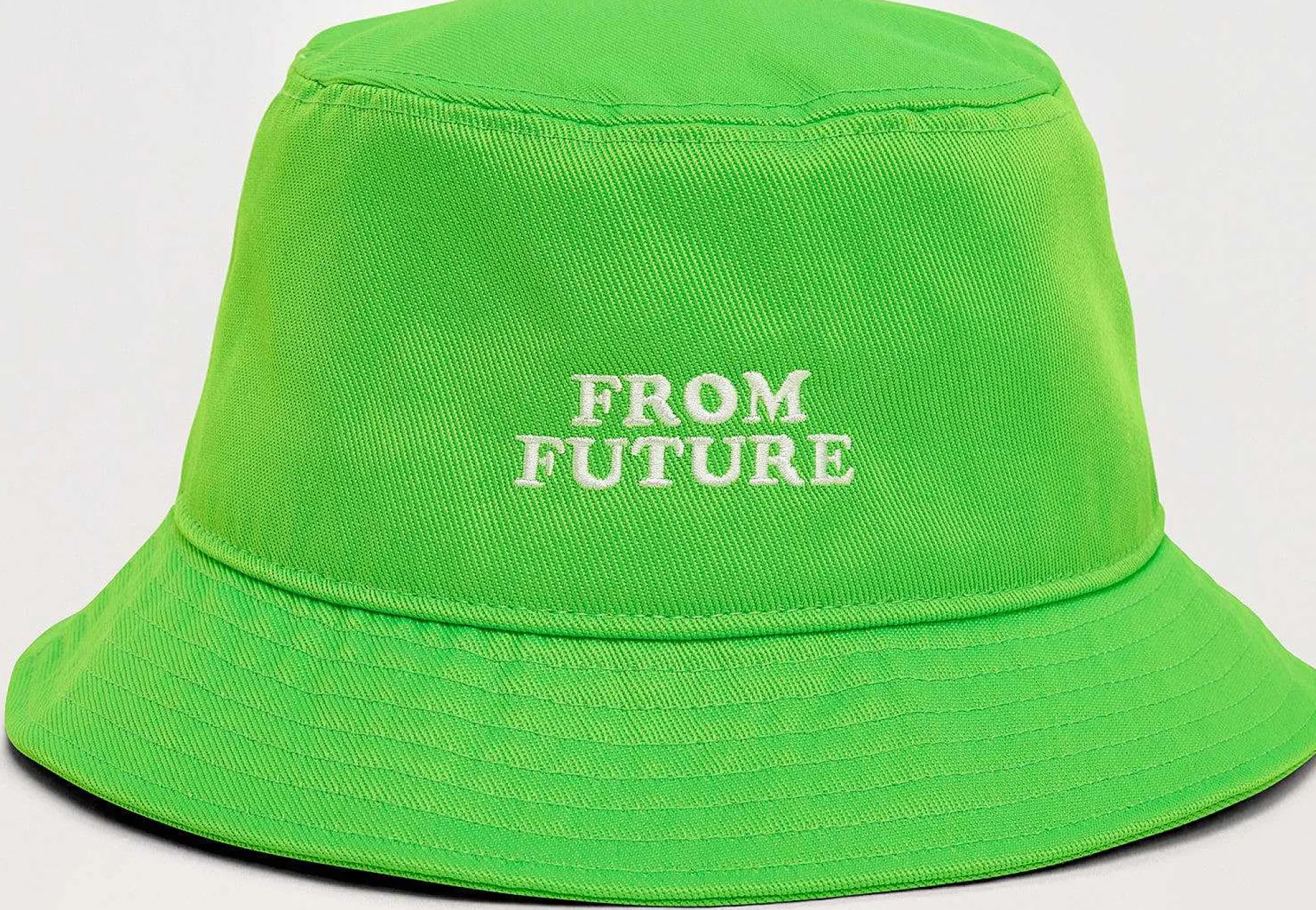 Store FROM FUTURE Bob Sans Cordon Vert Fluo